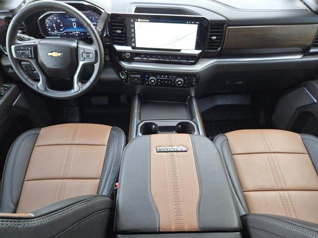 2025 Chevrolet Silverado 3500 HD High Country