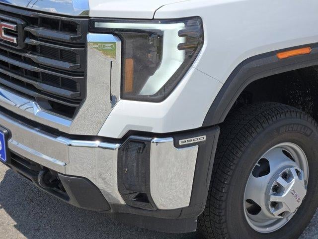 2025 GMC Sierra 3500 HD Chassis Cab Pro
